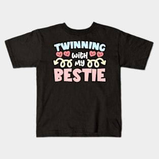 Twinning With My Bestie Spirit Week Twin Day Best Friend Kids T-Shirt